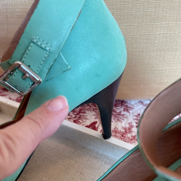 Schuler and Sons of Philadelphia, 2 tone Suede Pumps with Ankle Strap, 7.5 - Picture 5 of 15